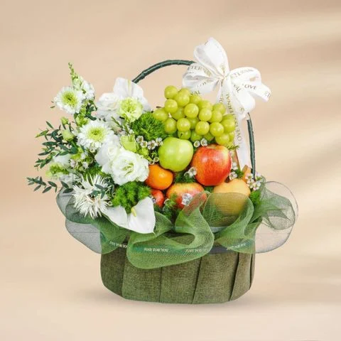 Giỏ Trái Cây Nhập Và Hoa Tươi Tông Xanh Trắng